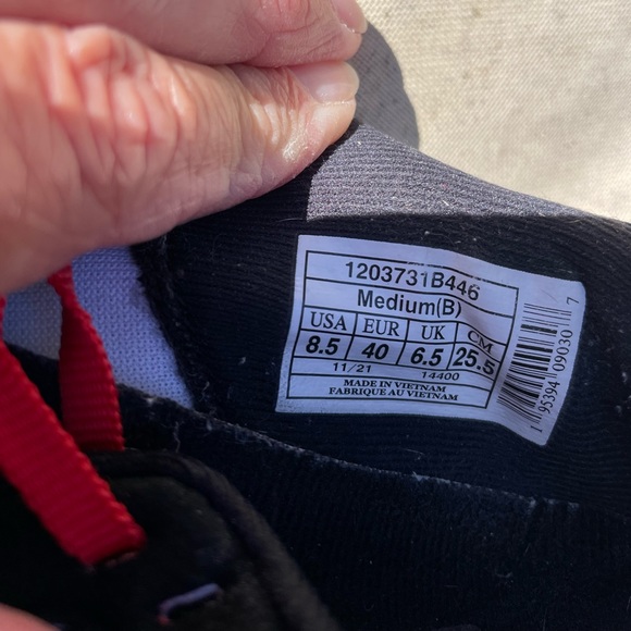 Brooks colorful running shoes - Picture 9 of 9